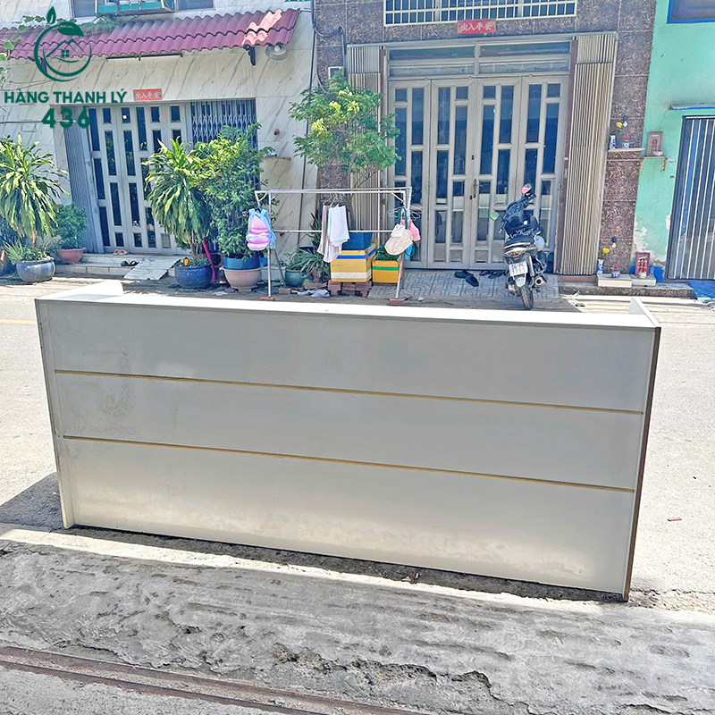 Quầy Lễ Tân Cũ Dài 2m4 Thiết Kế Có Hộc Tủ 5 quay le tan cu dai 2m4 thiet ke co hoc tu 2