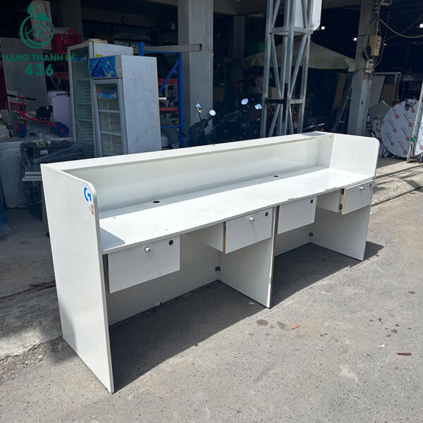 quay-le-tan-cu-dai-2m4-thiet-ke-co-hoc-tu (3) quay le tan cu dai 2m4 thiet ke co hoc tu 3