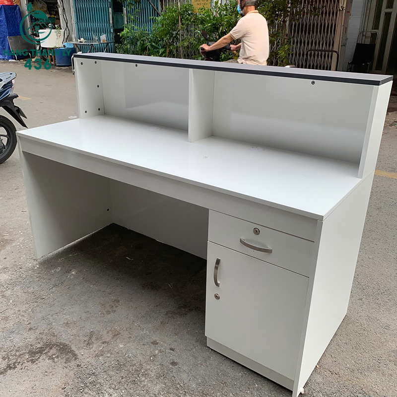 Quầy Lễ Tân Cũ Màu Trắng Hiện Đại 6 quay le tan cu mau trang hien dai 2