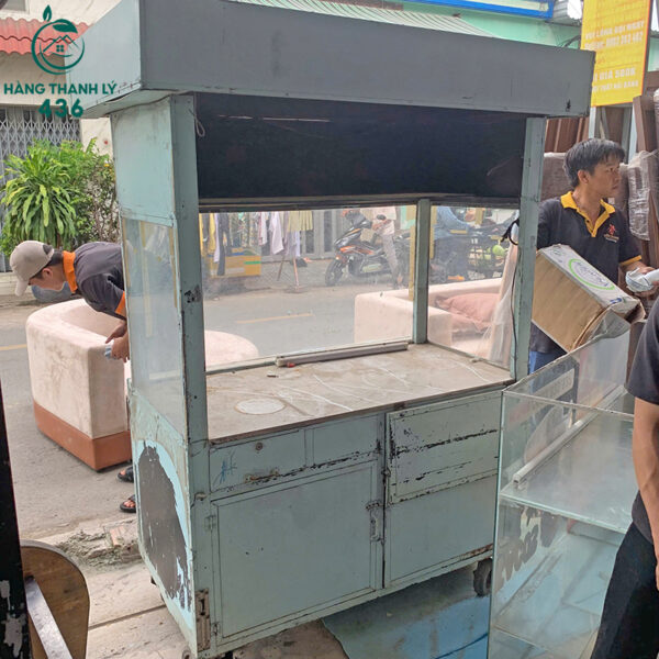 xe ban ca phe cu khung sat co banh xe 2