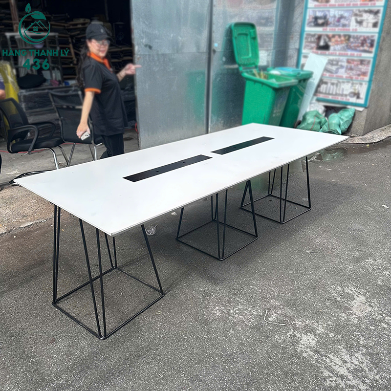 Bàn Họp Cũ Mặt Trắng Dài 2m4 5 ban hop cu mat trang dai 2m4 1 1