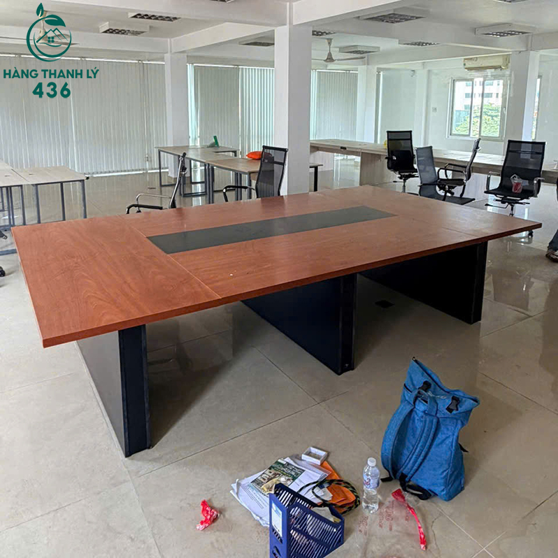 Bàn Họp Văn Phòng Cũ Mặt Gỗ Màu Nâu 2 ban hop van phong cu mat go mau nau