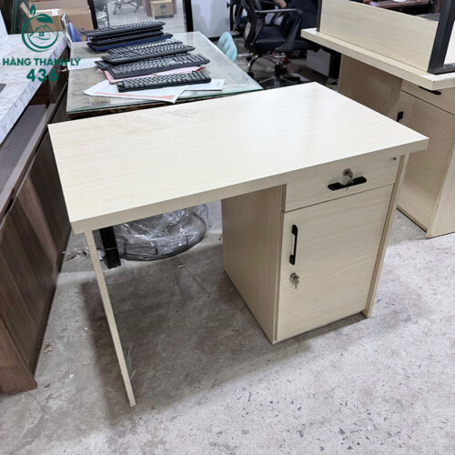 Bàn Làm Viêc Cũ Kèm Ngăn Kéo Tiện Dụng 1m2 3 ban lam viec cu kem ngan keo tien dung 1m2 3