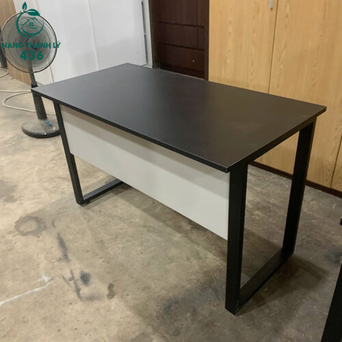 ban lam viec cu mat go mau den 1m2 1