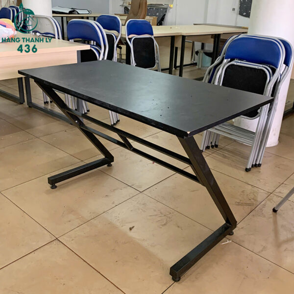 ban-lam-viec-mat-go-mau-den-1m2-cu (1) ban lam viec mat go mau den 1m2 cu 1