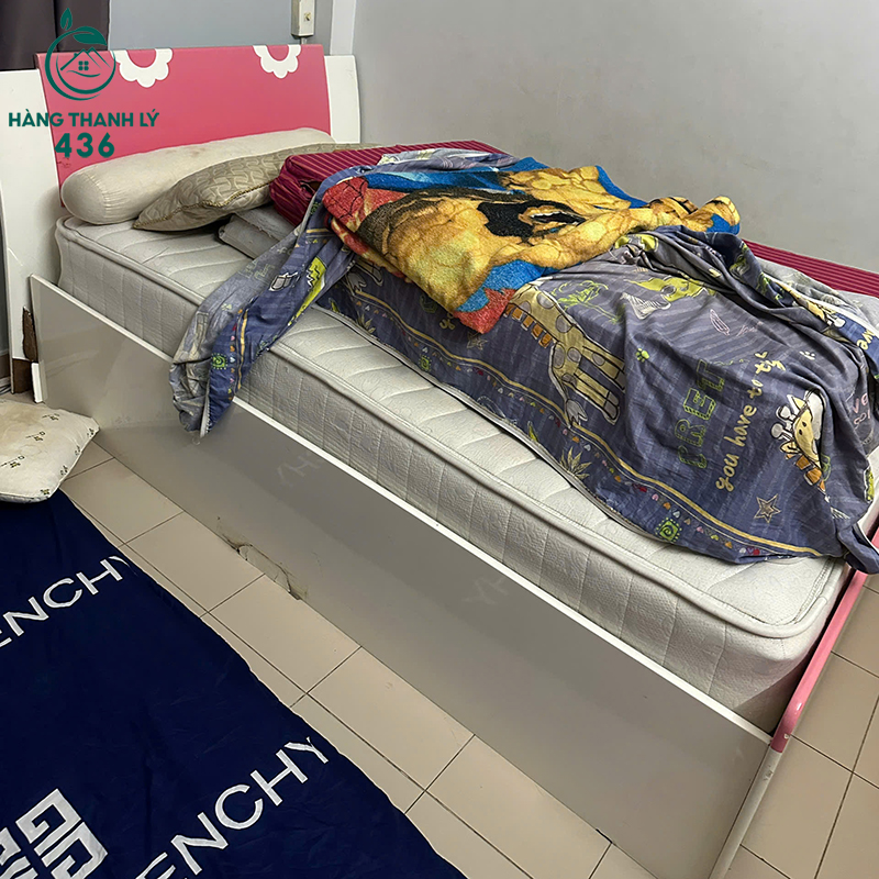 Giường Ngủ Cũ Khung Gỗ Màu Trắng Hồng 3 giuong ngu cu khung go mau trang hong