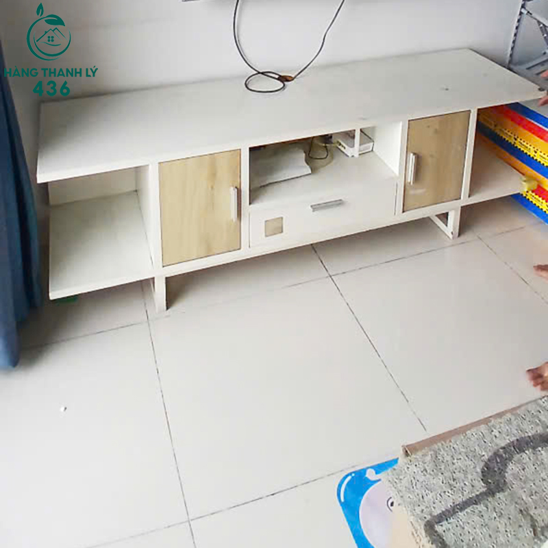 Kệ Tivi Gỗ Cũ Màu Trắng Có Nhiều Ngăn 2 ke tivi go cu mau trang co nhieu ngan