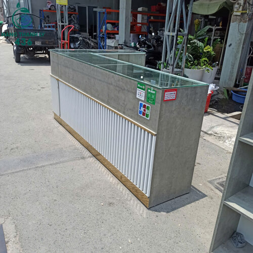 Quầy Trưng Bày Kính Chữ L Cũ Dài 2m57 3 quay trung bay kinh chu l cu dai 2m57 1