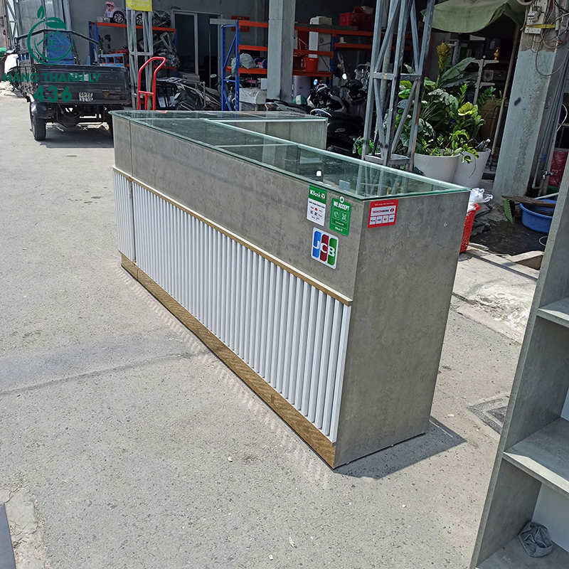 Quầy Trưng Bày Kính Chữ L Cũ Dài 2m57 5 quay trung bay kinh chu l cu dai 2m57 1