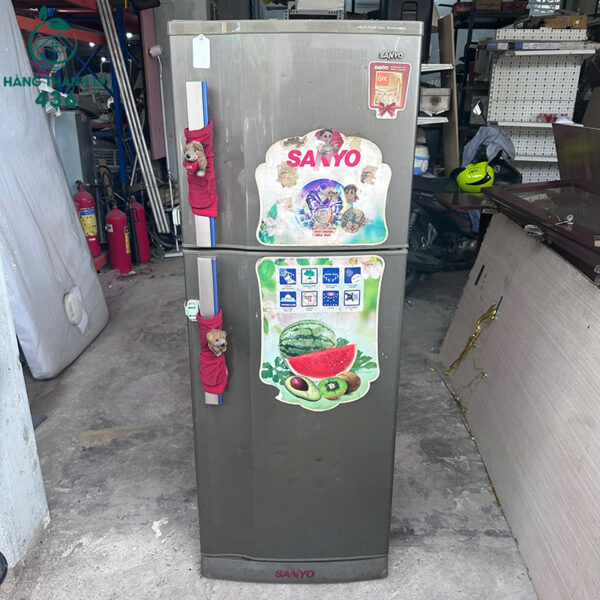 tu lanh sanyo hai cua cu ngan da tren 1