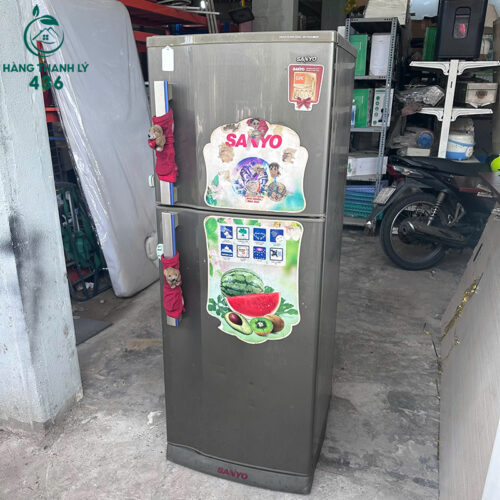 tu lanh sanyo hai cua cu ngan da tren 2