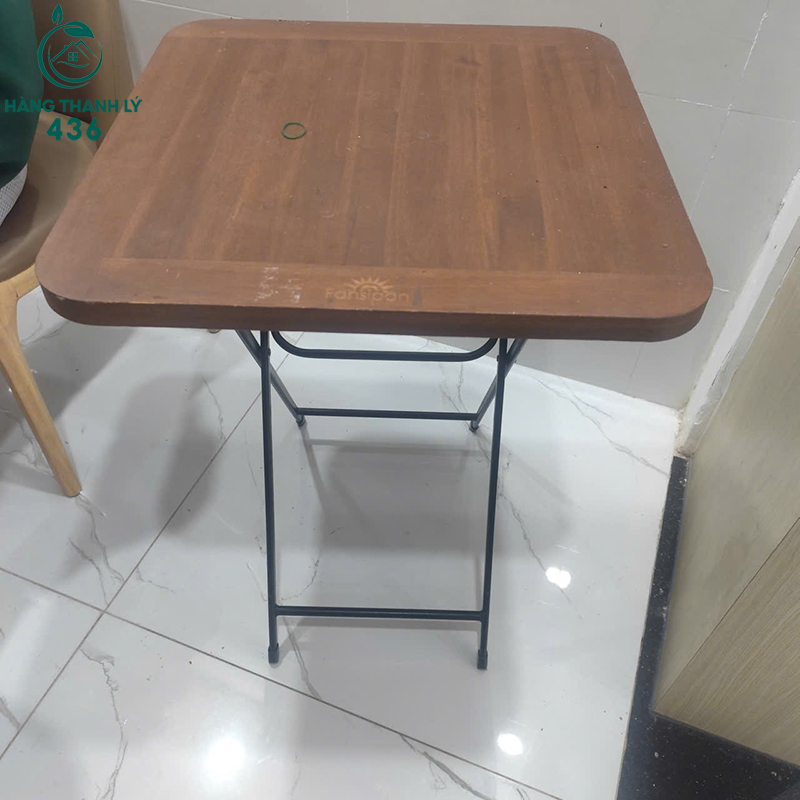 Bàn Cafe Vuông Cũ Mặt Gỗ Chân Sắt Gấp Gọn 5 ban cafe vuong cu mat go chan sat gap gon 2