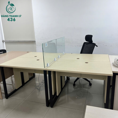 Bàn Cụm Văn Phòng Cũ Có Vách Ngăn Kính 3 ban cum van phong cu co vach ngan kinh 3