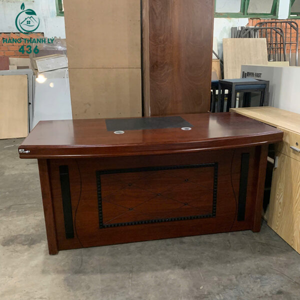 ban giam doc cu 1m8 mau nau van go 3