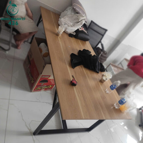 ban hop cu dai 2m2 chan sat