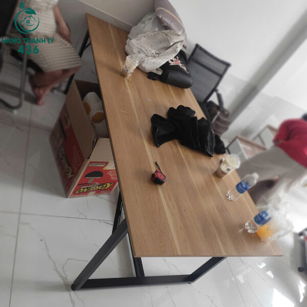ban hop cu dai 2m2 chan sat