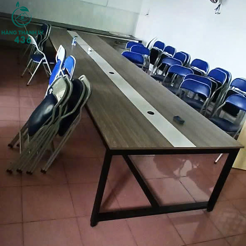Bàn Họp Dài Cũ Mặt Gỗ Phối Nâu Trắng 2 ban hop dai cu mat go phoi nau trang