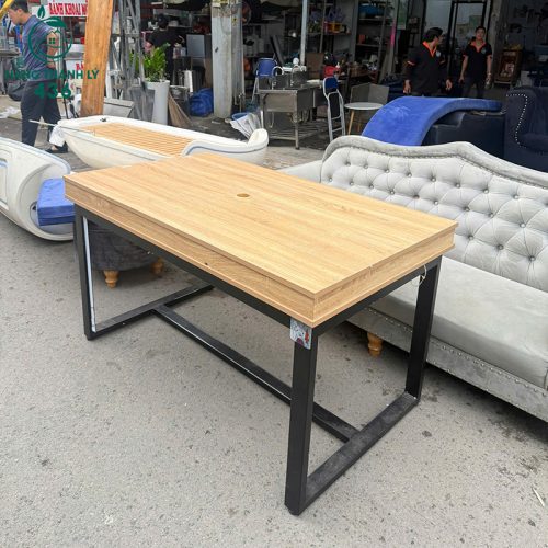 Bàn Làm Việc Cũ 1m4 Mặt Gỗ Chân Sắt Đen 2 ban lam viec cu 1m4 mat go chan sat den 2