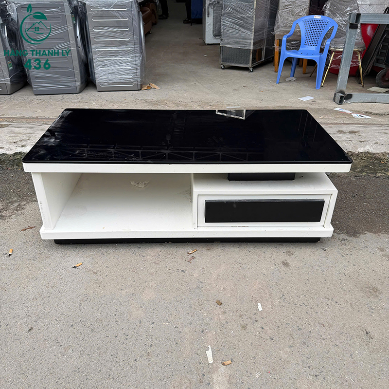 ban-sofa-cu-mat-kinh-den-phoi-trang-4 Bàn Sofa Cũ Mặt Kính Đen Phối Trắng