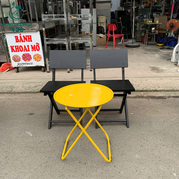 bo ban ghe cafe cu ban tron mau vang 2