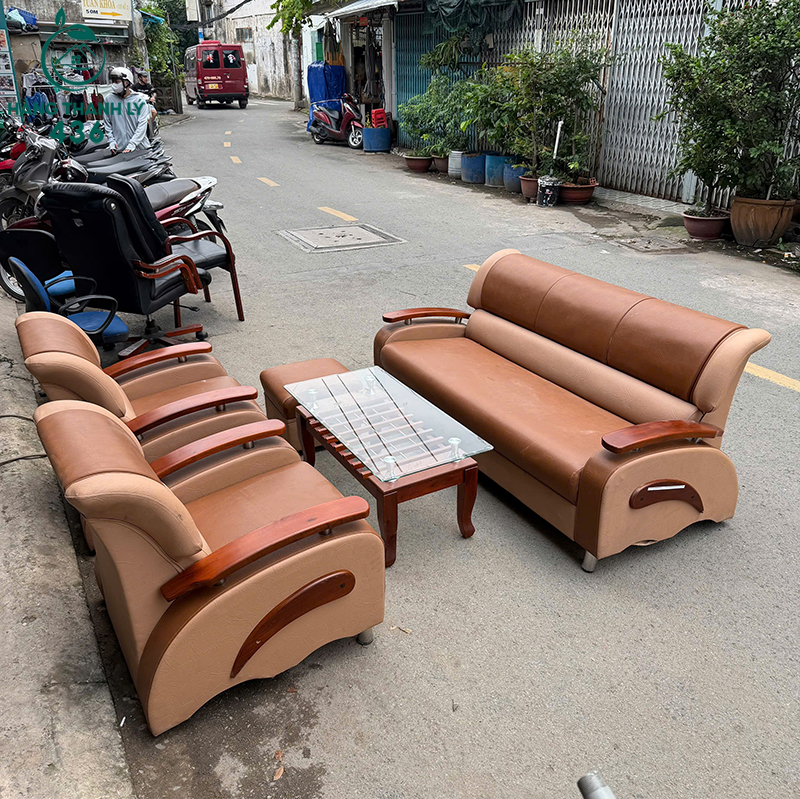 bo-ghe-sofa-cu-boc-da-nau-kem-ban-kinh-2 Bộ Ghế Sofa Cũ Bọc Da Nâu Kèm Bàn Kính