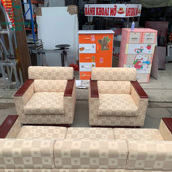 bo sofa cu 3 ghe mau kem hoa tiet caro 4