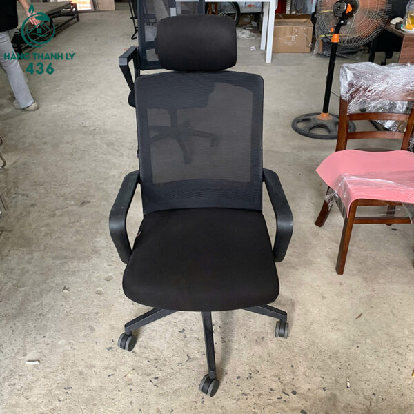 ghe lam viec cu co tua dau va banh xe 1