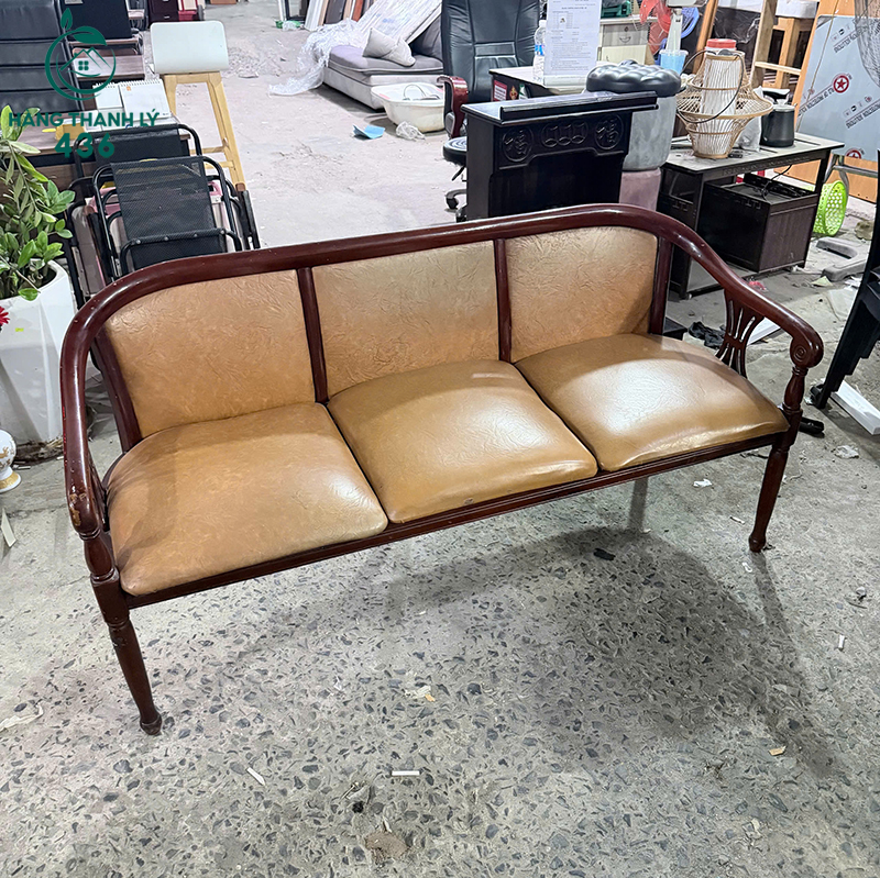 ghe-sofa-go-cu-3-cho-ngoi-boc-da-mau-vang-nau-3 Ghế Sofa Gỗ Cũ 3 Chỗ Ngồi Bọc Da Màu Vàng Nâu