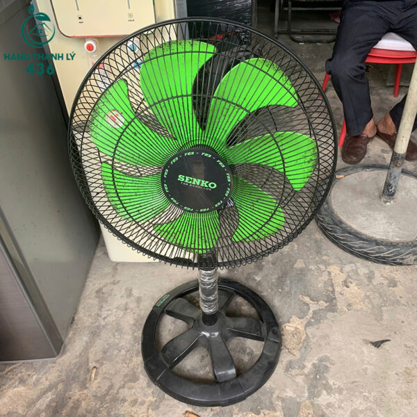 quat dung senko cu canh mau xanh 3