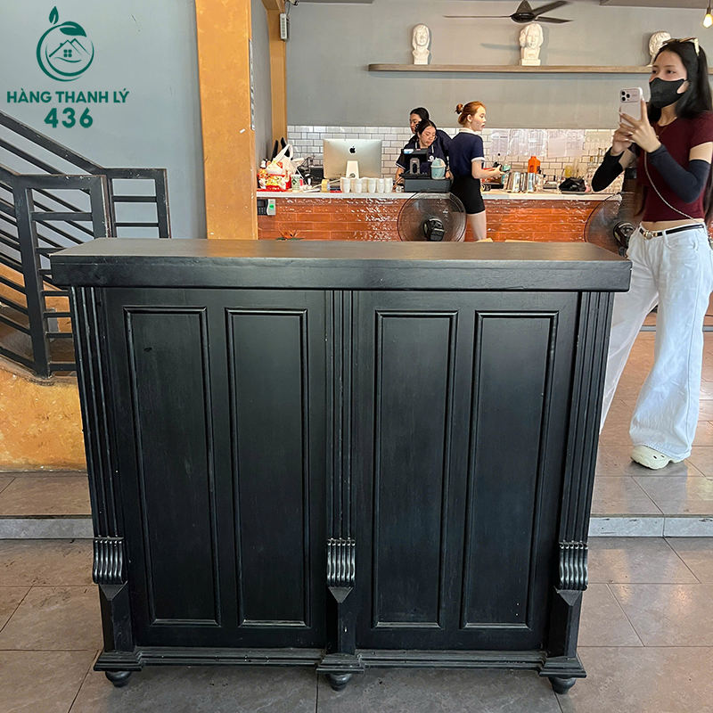 Quầy Gỗ Cũ Màu Đen Dáng Thẳng 7 quay go cu mau den dang thang 1