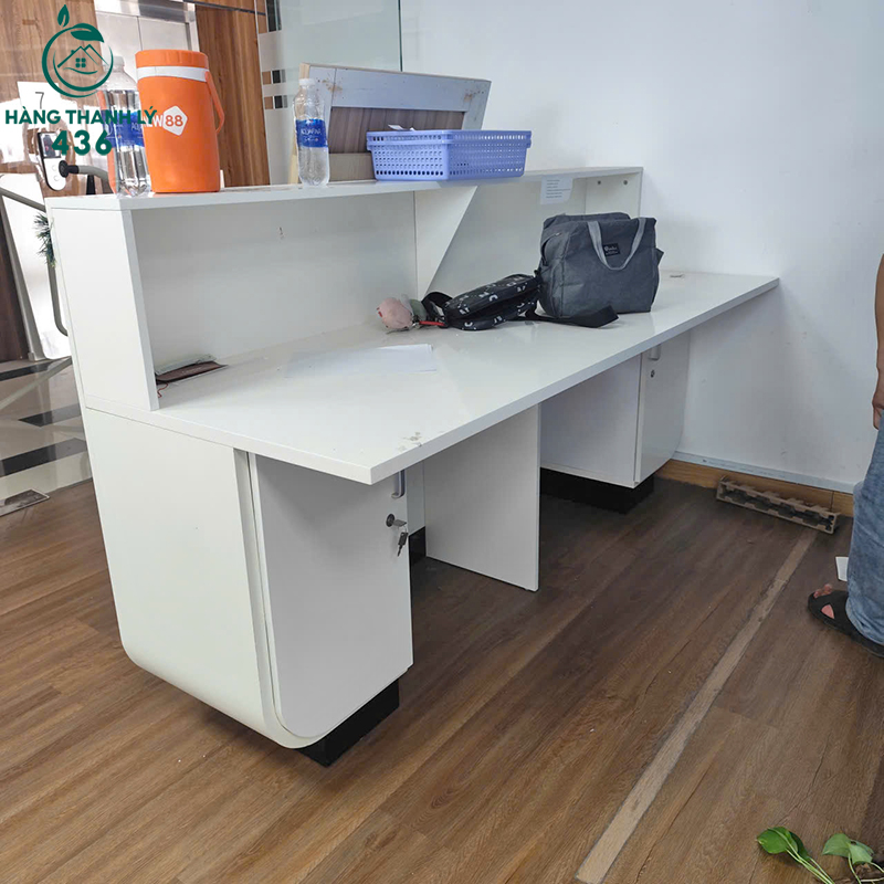 Quầy Tiếp Tân Cũ Thiết Kế Bo Góc Hiện Đại 6 quay tiep tan cu thiet ke bo goc hien dai 1