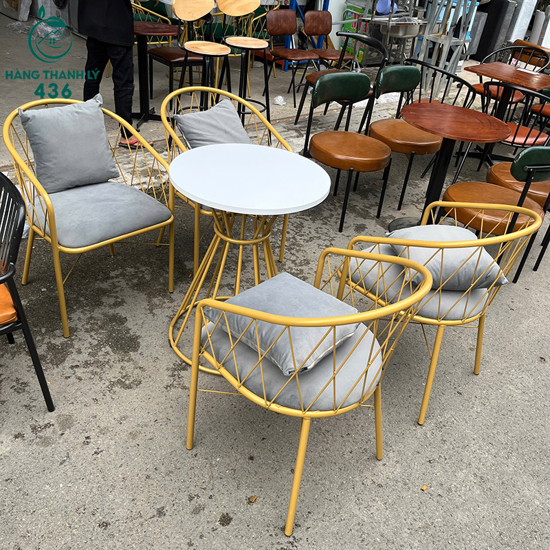thanh ly ban ghe cafe khung sat ma vang moi 99 4