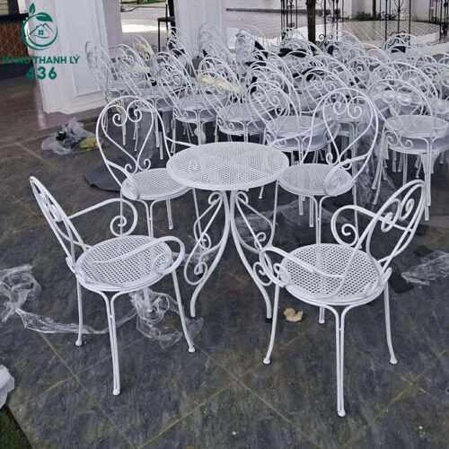 thanh ly ban ghe cafe sat uon hoa van moi 99