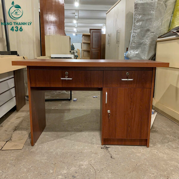 thanh ly ban lam viec mau nau co khoa 1m2 moi 99 1