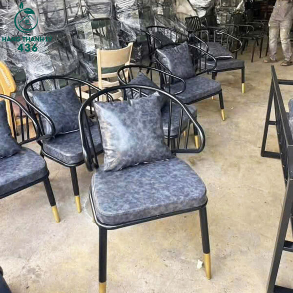 thanh-ly-ghe-cafe-sat-lot-nem-xam-moi-99 thanh ly ghe cafe sat lot nem xam moi 99
