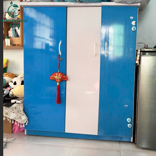 tu-quan-ao-ba-canh-cu-mau-xanh-trang tu quan ao ba canh cu mau xanh trang
