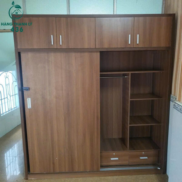 tu quan ao cu cua lua kich thuoc 2m 2