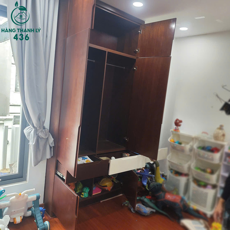 Tủ Quần Áo Cũ Màu Nâu Có Thanh Treo Đồ 4 tu quan ao cu mau nau co thanh treo do 1