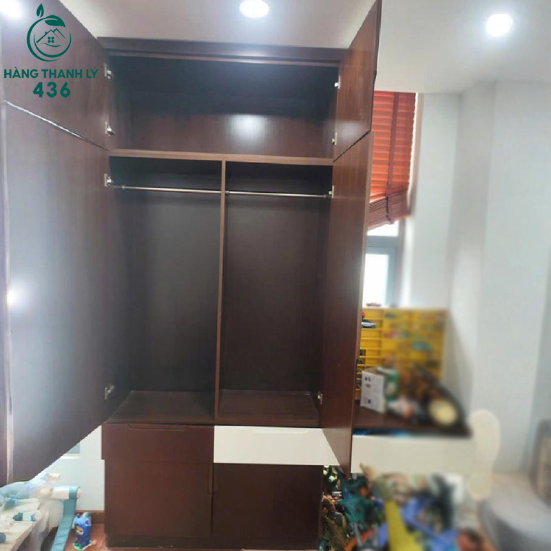 Tủ Quần Áo Cũ Màu Nâu Có Thanh Treo Đồ 5 tu quan ao cu mau nau co thanh treo do 2