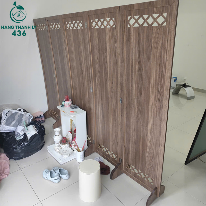 Vách Ngăn Cũ Gỗ Màu Nâu Hoa Văn 3 vach ngan cu go mau nau hoa van 1